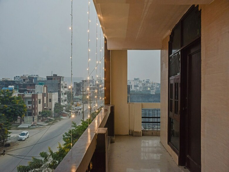 Hotel Oyo 24905 Attrap@209