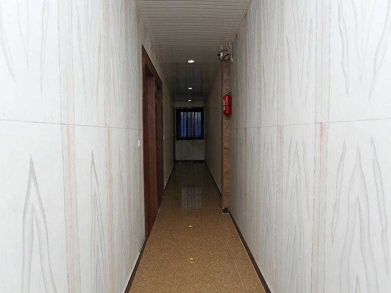 Oyo 15839 Hotel Queen Palace