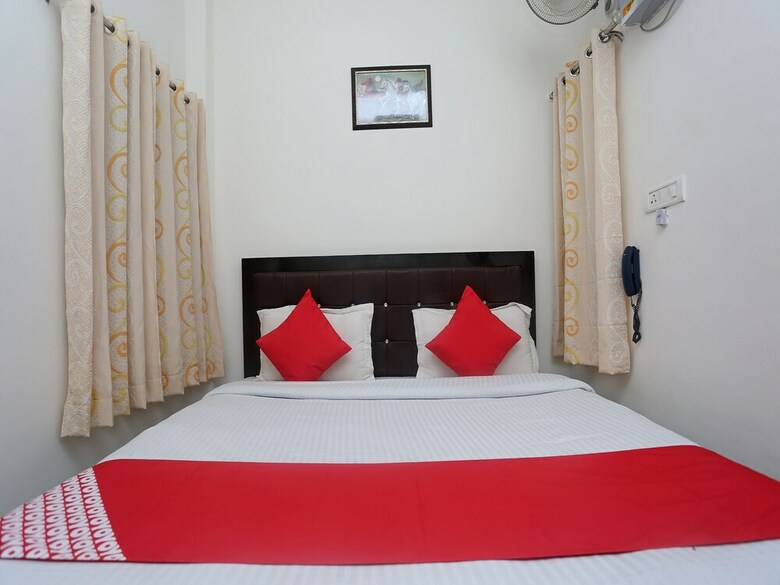 Oyo 18301 Hotel A-one