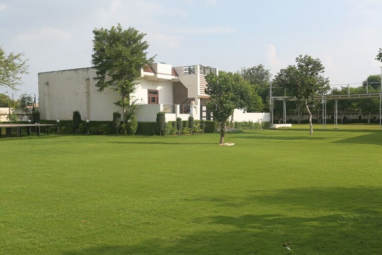 Oyo 18301 Hotel A-one
