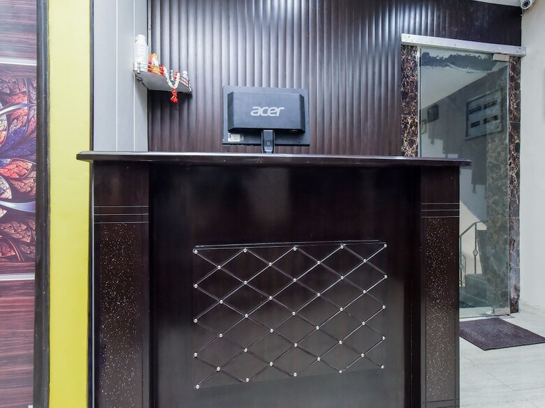 Hotel Oyo 22691 Royale Park Inn
