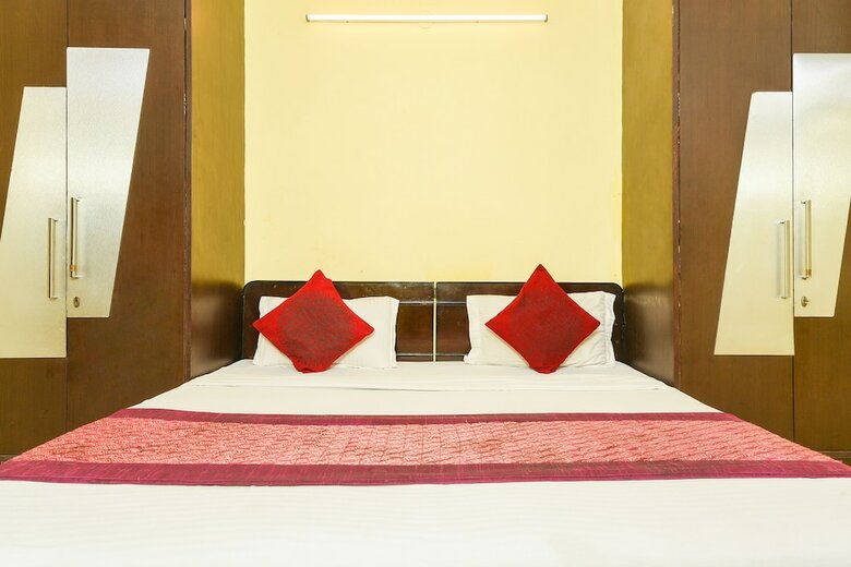 Hotel Oyo 8534 Golden Park