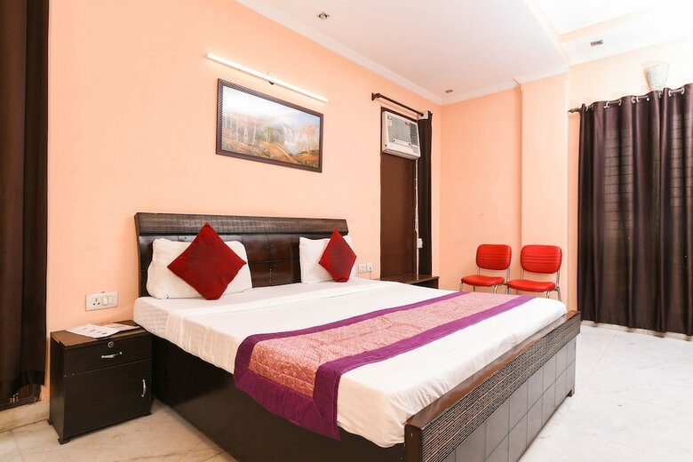 Hotel Oyo 8534 Golden Park