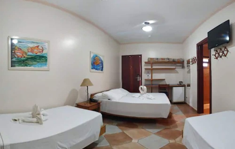 Hotel Pir� Mi�na