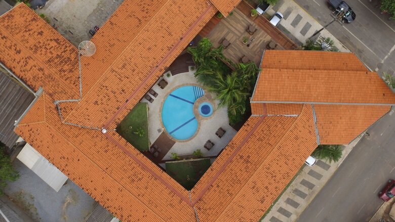 Hotel Pir� Mi�na