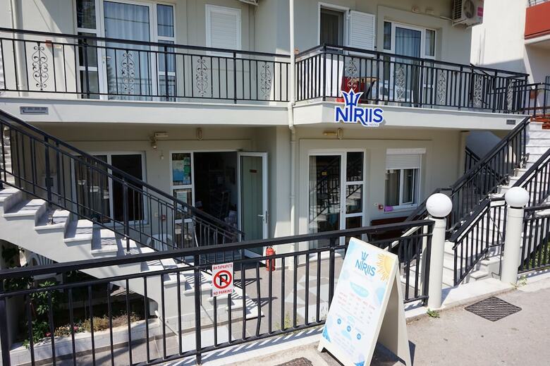 Apartamentos Niriis Hotel