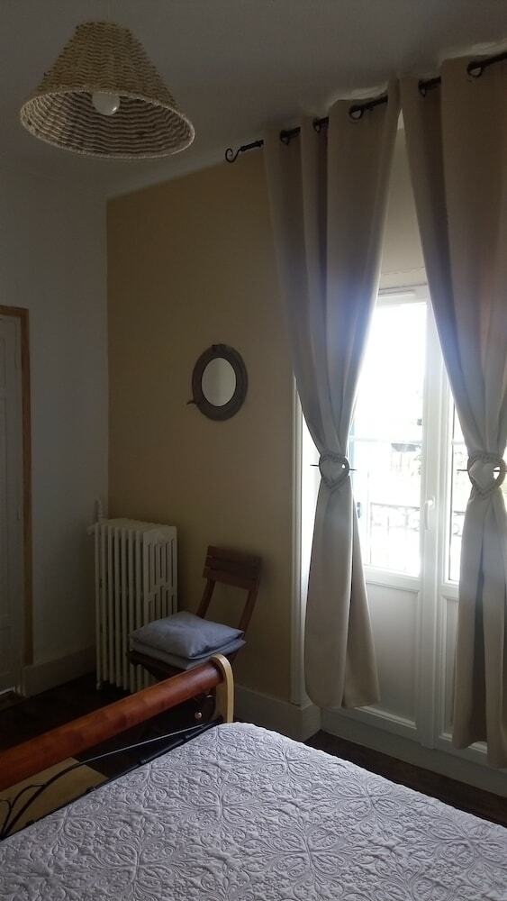 Hotel Chambre D'h�tes Montplaisir