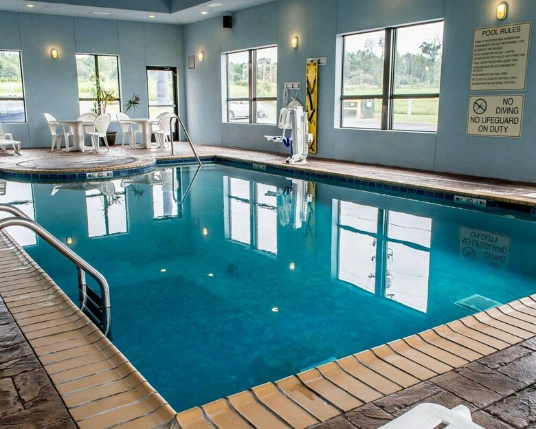 Hotel Comfort Inn & Suites