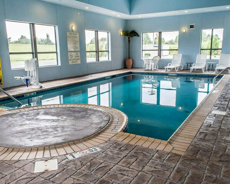 Hotel Comfort Inn & Suites