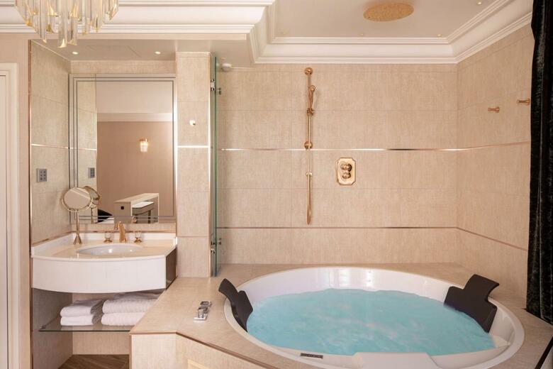 Paris J'adore Hotel & Spa