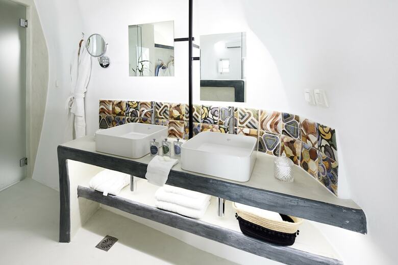 Edem Luxury Hotel Santorini Finikia
