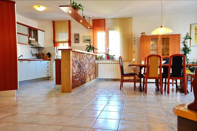 Apartments Mladinic