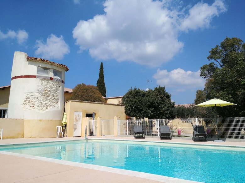 Hotel H�tel Le Mas Des Quintrands