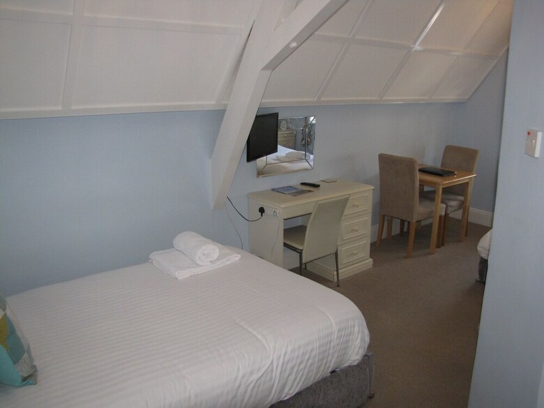 Hotel Ashmira Guest House