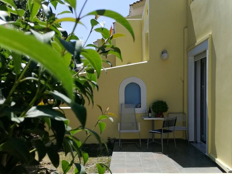 Amarylis Apartments