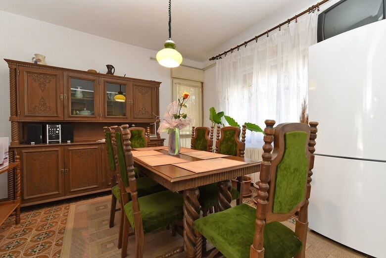 Apartment 74