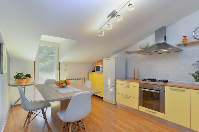 Apartment 70