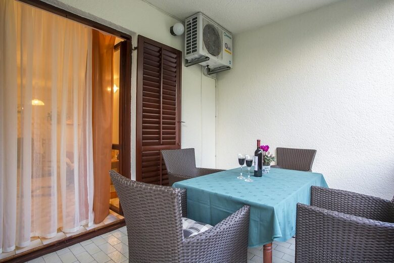 Apartment 34