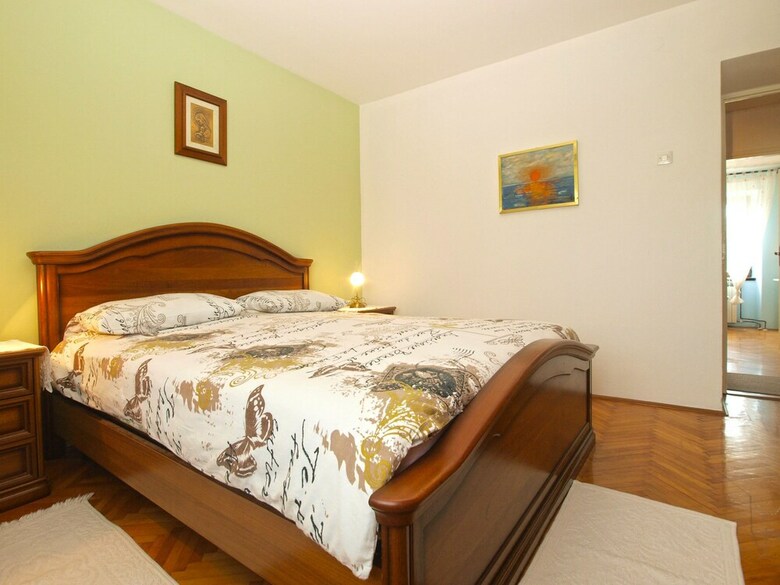 Apartment 64