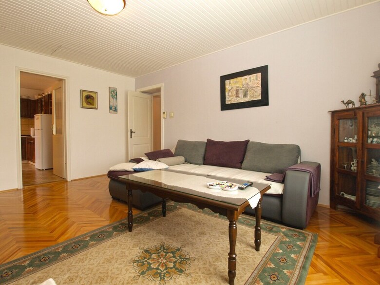 Apartment 64