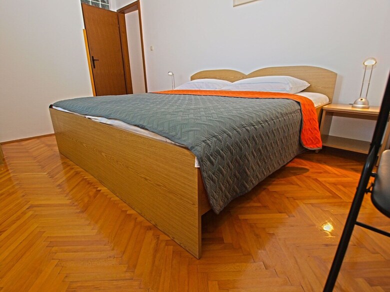 Apartment 39