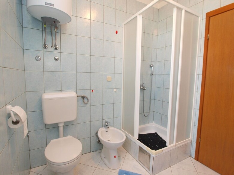 Apartment 72