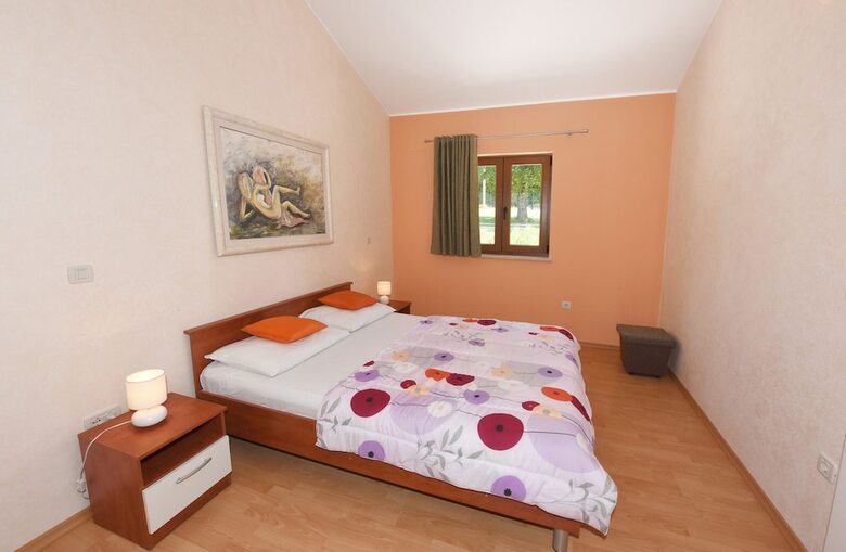 Villa 377