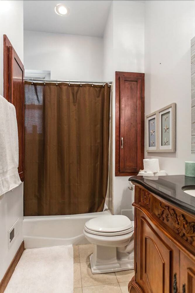 Safe Spacious Mansion Indowntown