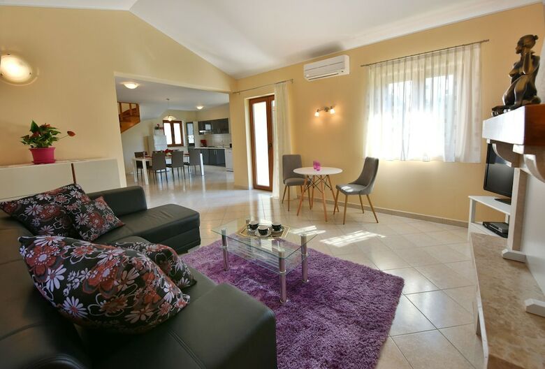 Villa 376