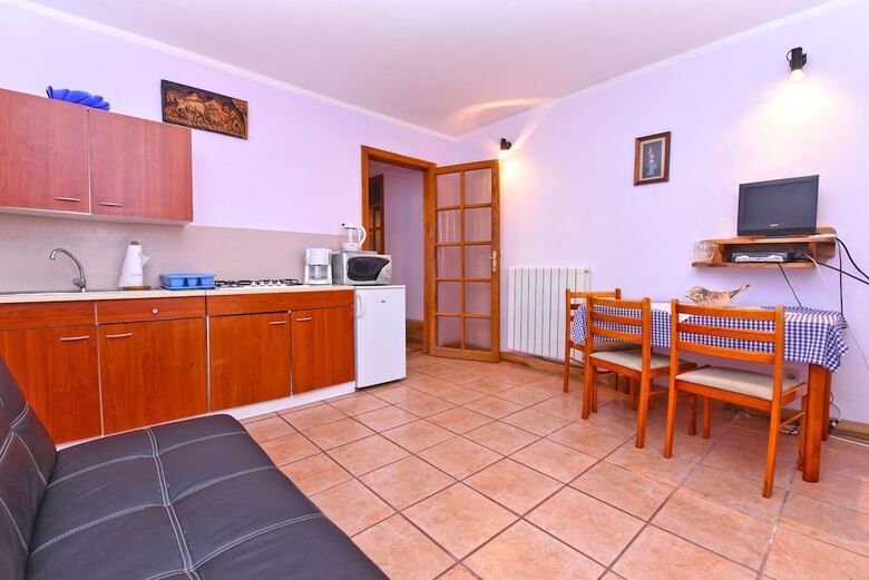Apartment 316