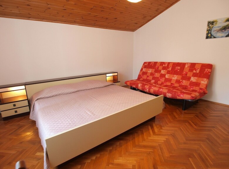 House 385
