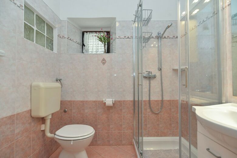 Apartment 358