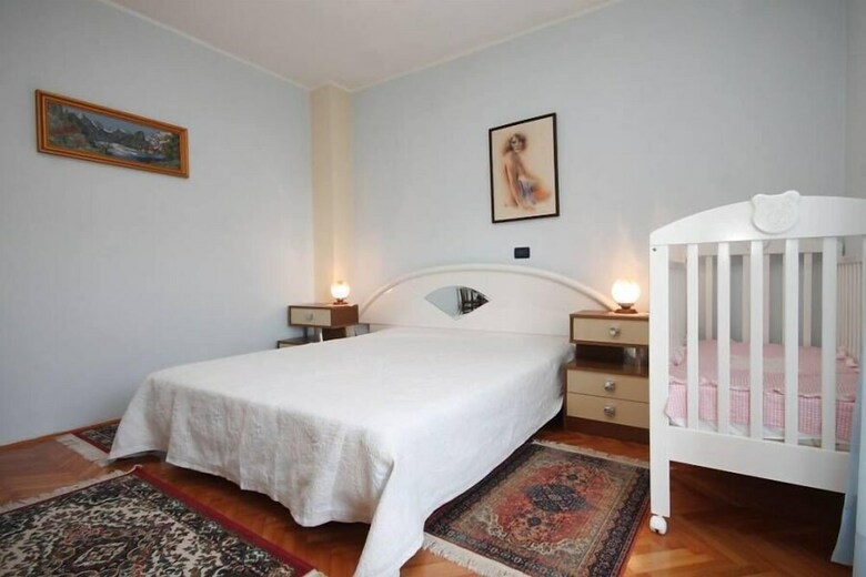 Apartment 356