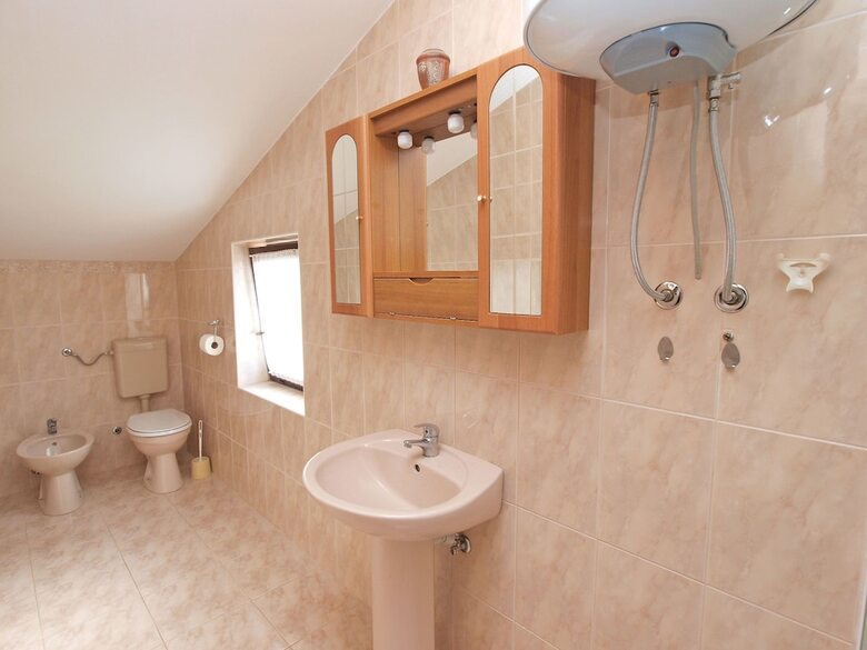 Apartment 250