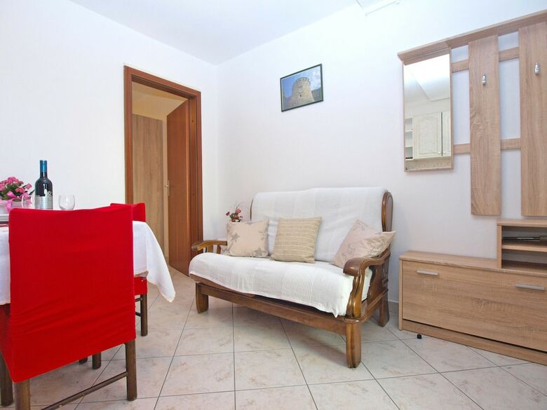Apartment 604