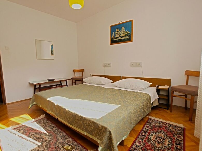 Apartment 390
