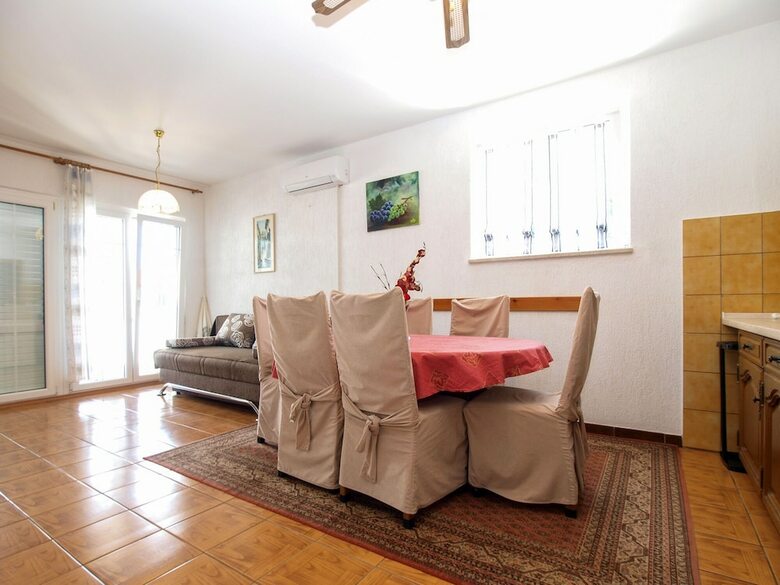 Apartment 692