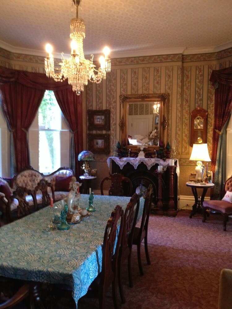 Victorian House Bed And Breakfast