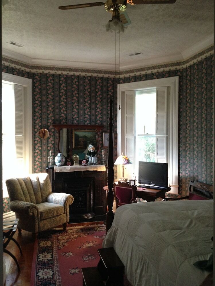 Victorian House Bed And Breakfast