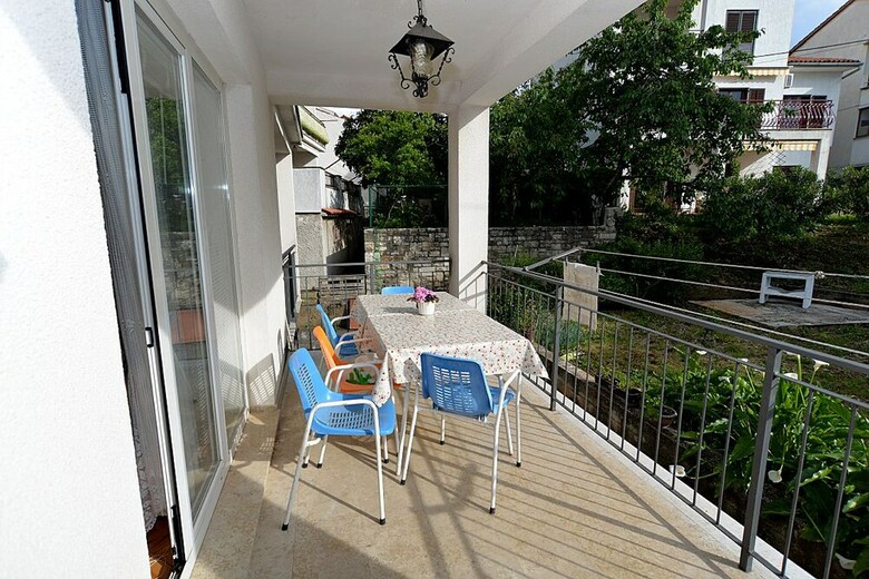Apartment 621