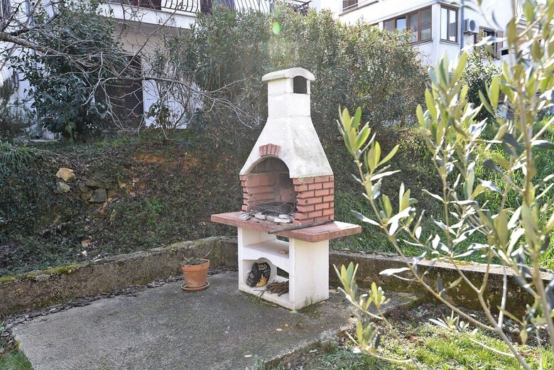 Apartment 621