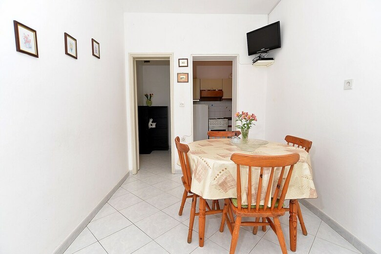 Apartment 650
