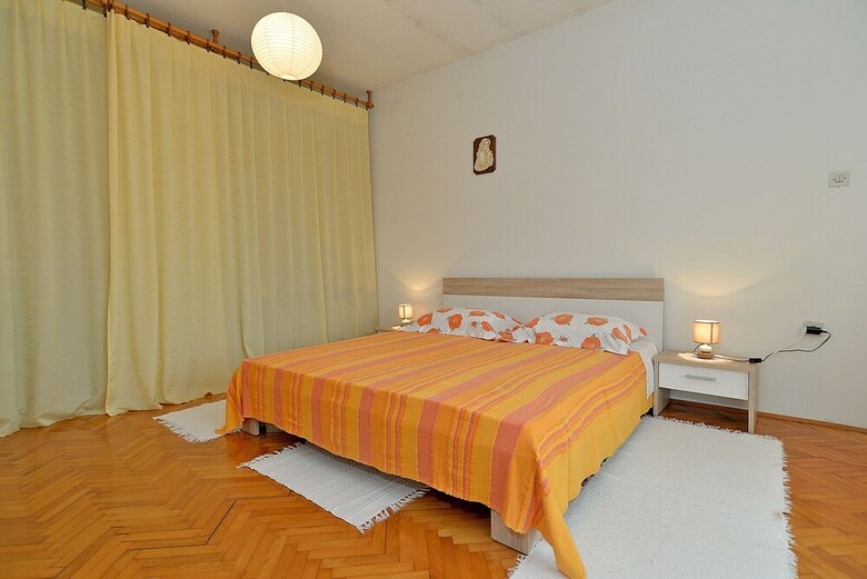 Apartment 623