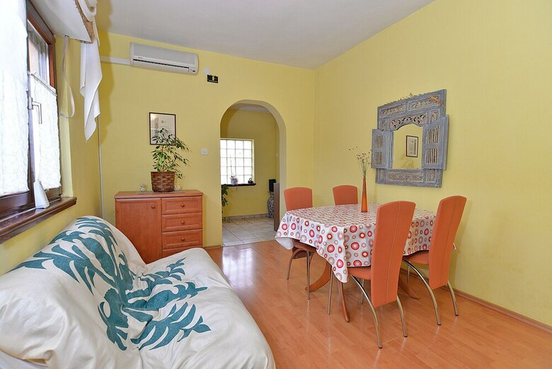 Apartment 623