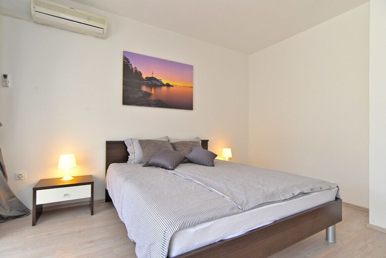 Apartment 628