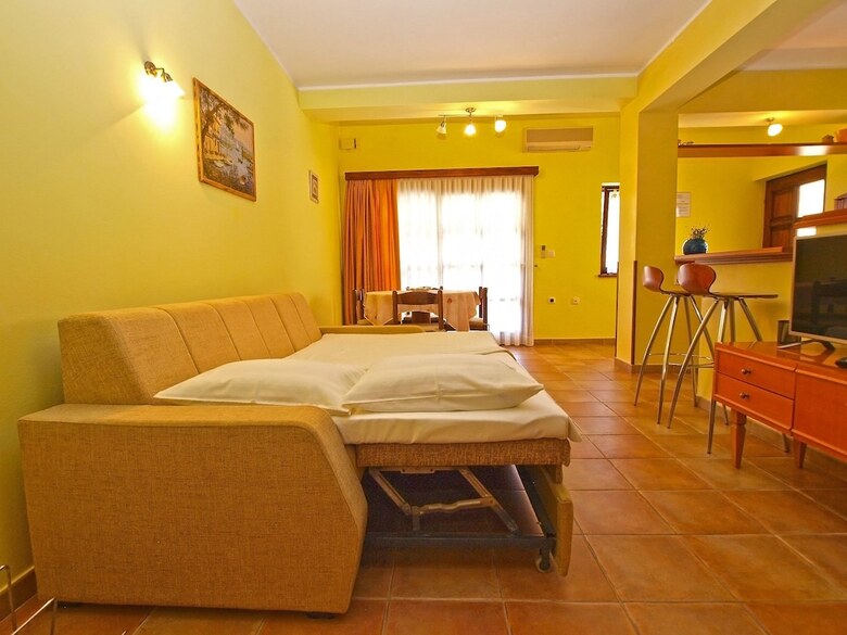 Apartment 389
