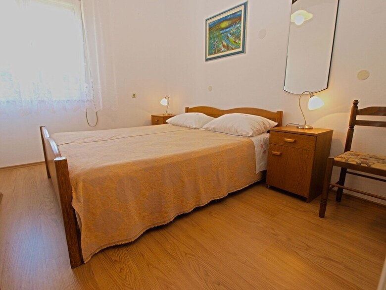 Apartment 613