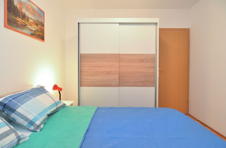 Apartment 436