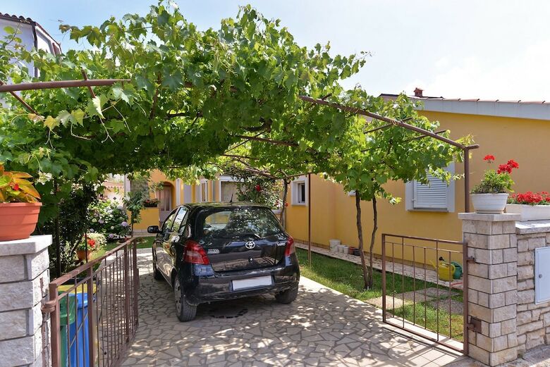 Apartment 436
