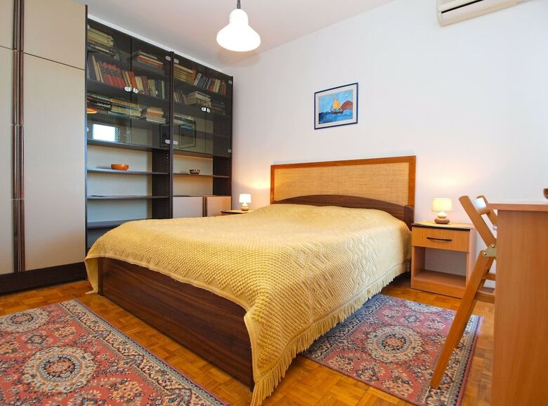 Apartment 743